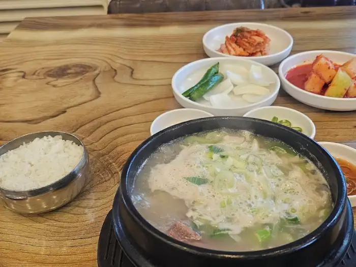 뚝방촌 테이블 세팅
