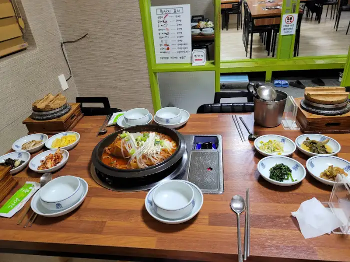 정읍 벚꽃길 가든 내부 모습