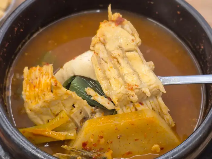 매운탕 속의 생선 토막
