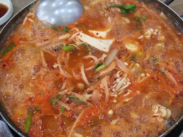 푸짐한 알탕 속 재료들