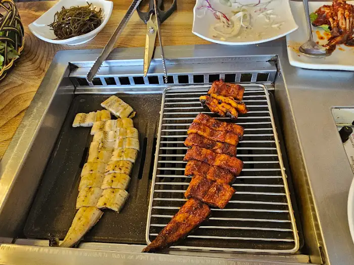 [남양주 장어 맛집 양념 장어 굽는 모습] 전문가가 구워주는 양념 장어
