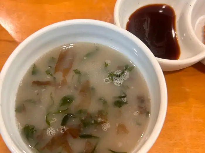 장어구이와 곁들일 나물
