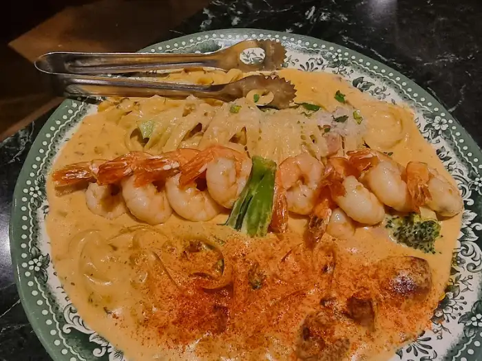 크림소스 파스타와 새우
