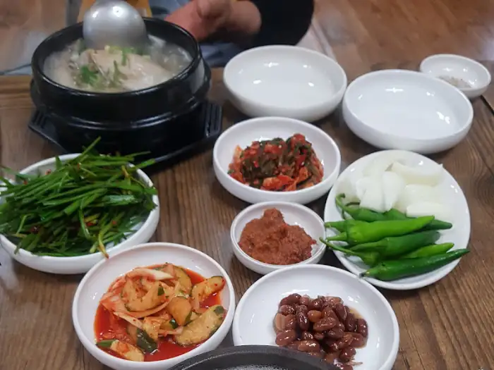 전복삼계탕 한상차림 전체 모습