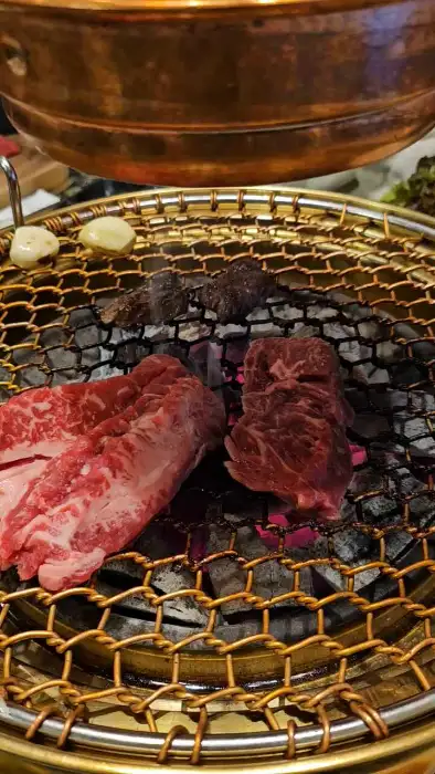 화로에 구워지는 소고기