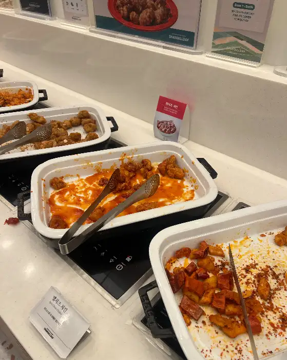 신선한 채소와 샤브샤브 재료