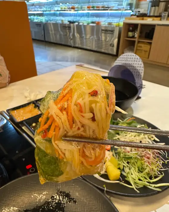 반반 육수의 샤브샤브