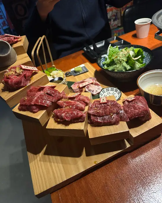 고기 플레이팅 상세 모습