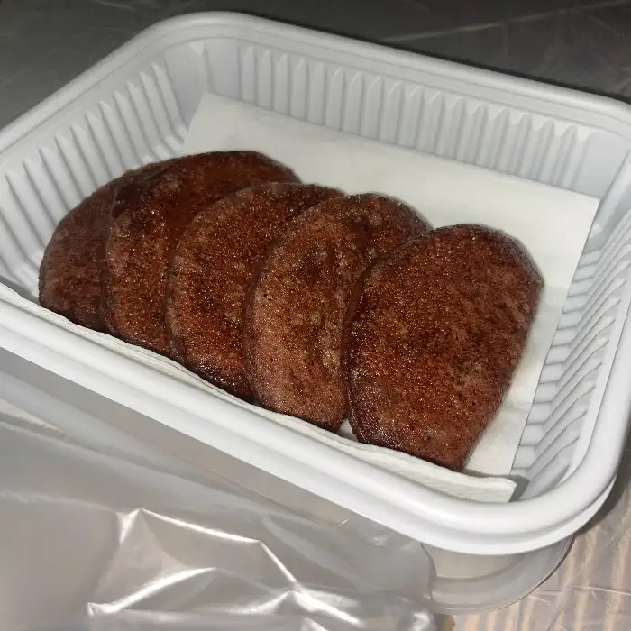 먹기 좋게 썰려있는 도토리묵