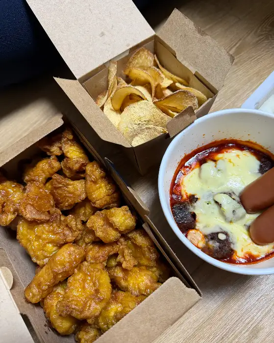간장윙과 치즈 떡볶이