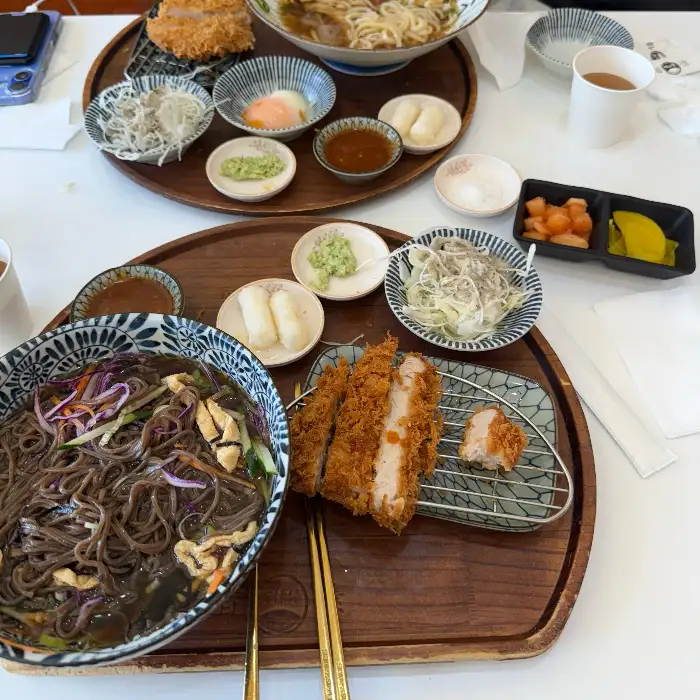 냉모밀과 돈까스 세트