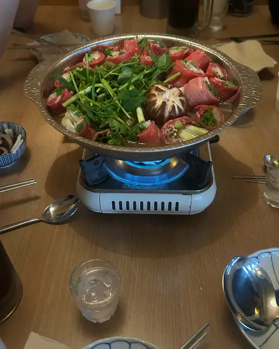 육회와 곁들임 메뉴