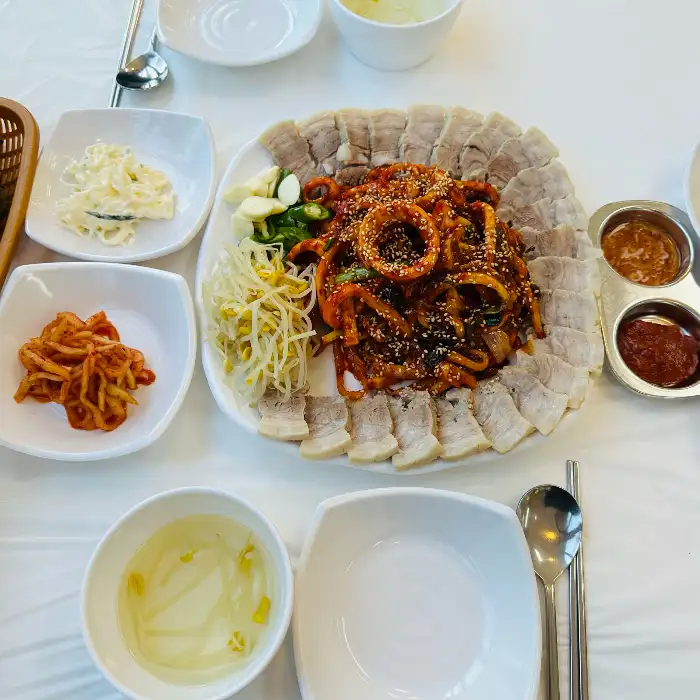 한올국수 테이블 세팅
