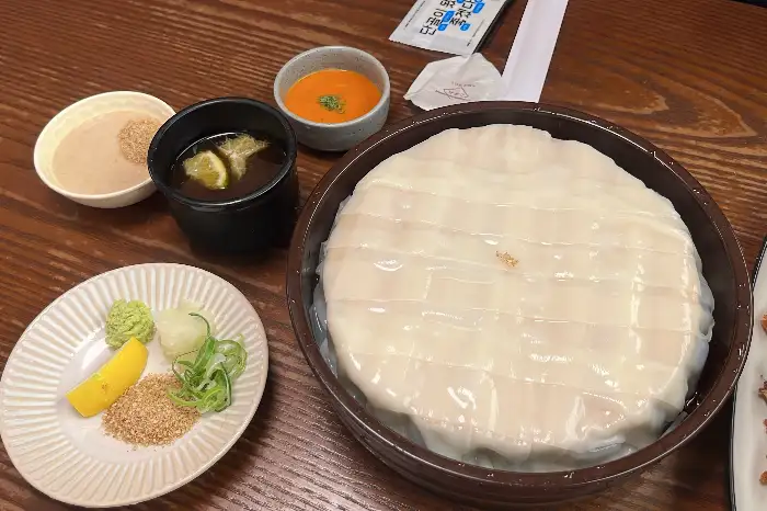 냉우동 또는 냉소바