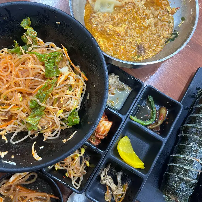비빔국수와 곁들임