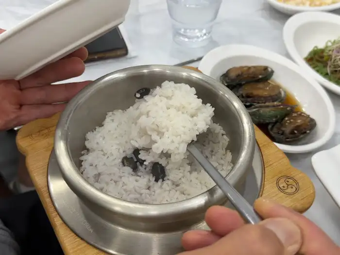 갓 지은 밥