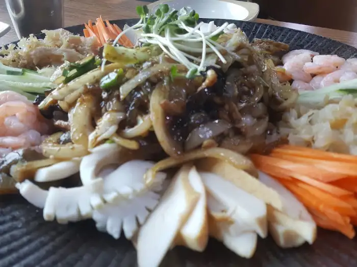 푸짐한 해산물 짬뽕