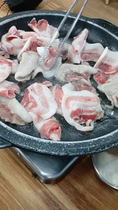 지글지글 구워지는 삼겹살