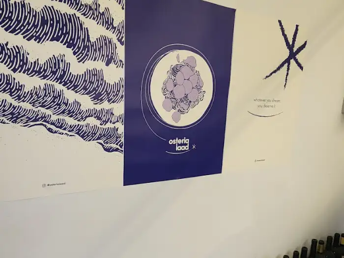 오스테리아 이아드 벽면 일러스트
