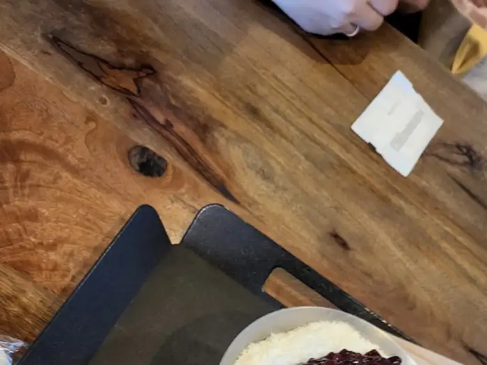카페 내부 테이블 모습