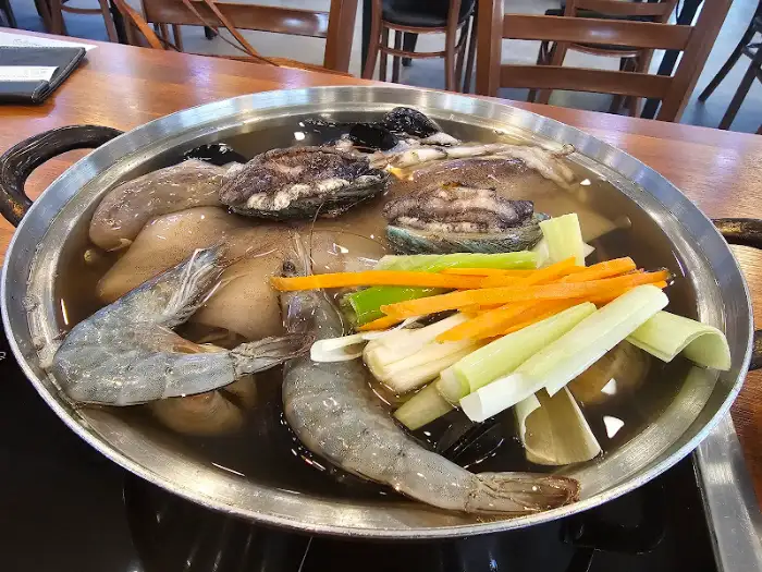 푸짐한 해물손칼국수 비주얼