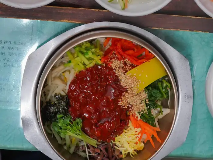 가족회관 육회비빔밥 준비 모습