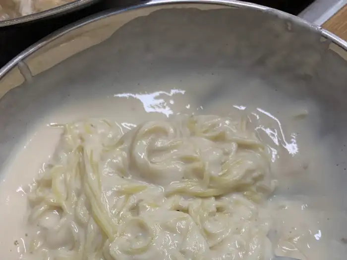 걸쭉하고 고소한 콩국수