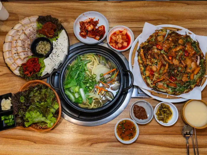 황금알밤면과 해물파전