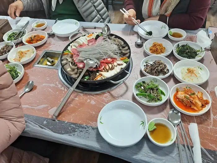 푸짐한 버섯전골