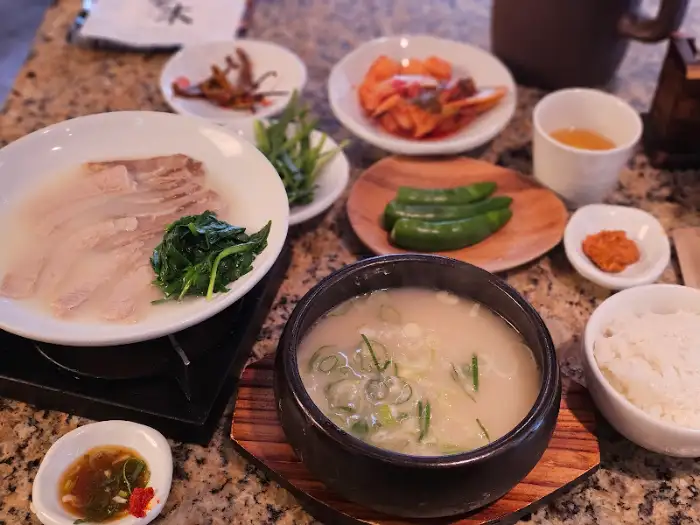 안목 돼지국밥 한상차림