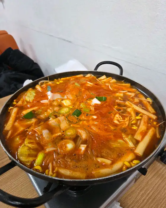 다 먹어가는 즉석 떡볶이 냄비 모습