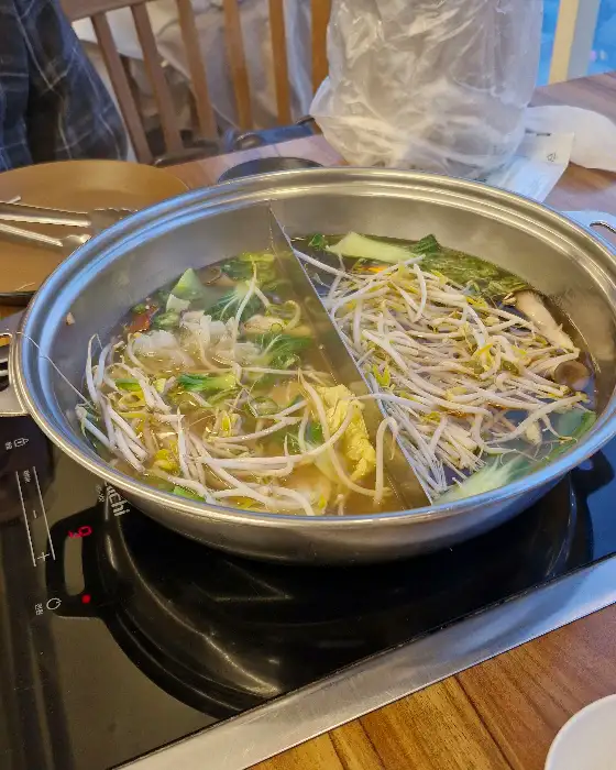 반반 샤브샤브 육수와 재료
