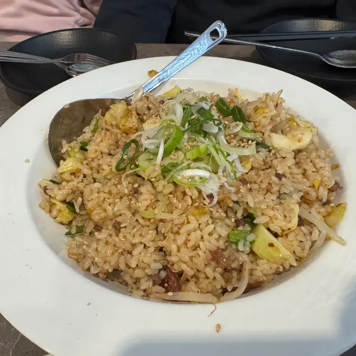 맛있게 볶아진 볶음밥