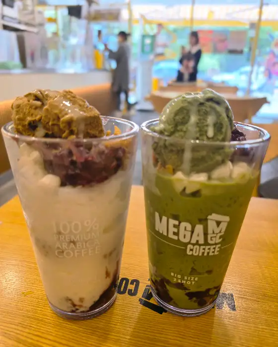메가커피 쿠키와 다른 디저트
