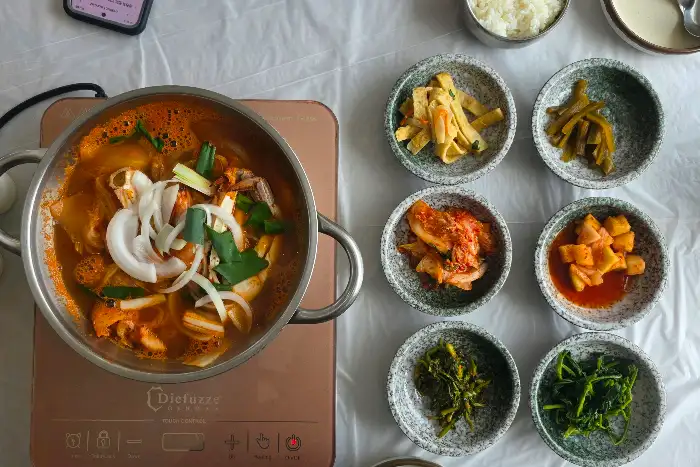 털보선장횟집 게국지와 밑반찬
