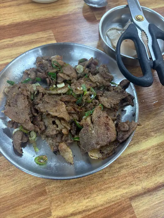 잘 빚어진 찐만두