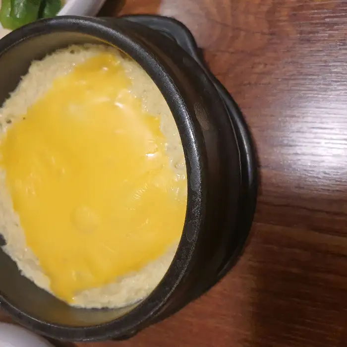 치즈가 올려진 계란찜