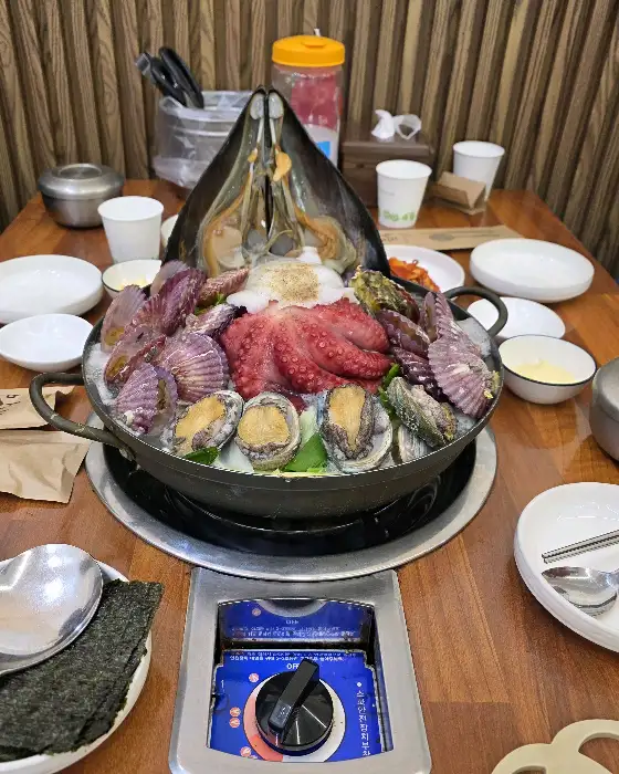 통문어 해물칼국수
