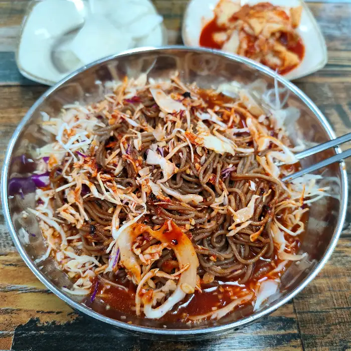 비빔 메밀 막국수 클로즈업
