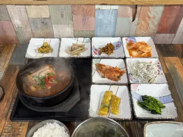 제주 동쪽, 엄마 손맛 그대로! 푸짐한 갈치조림에 마음까지 녹아내리는 시골 밥상