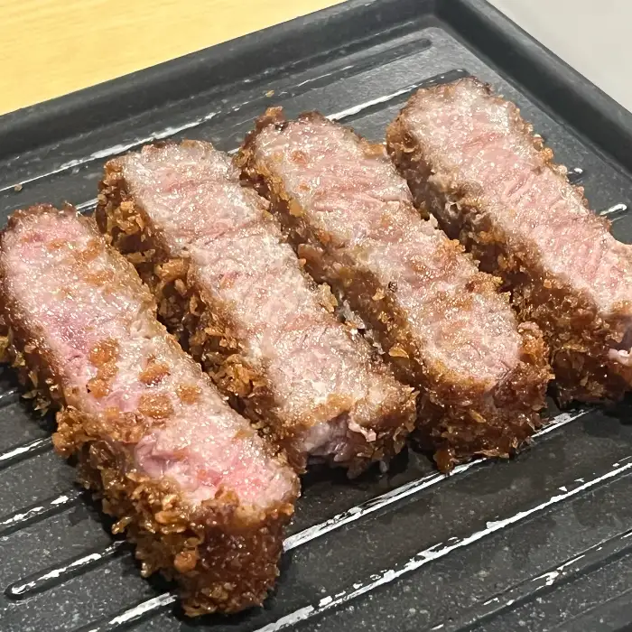 화로에 구워지는 규카츠 조각들