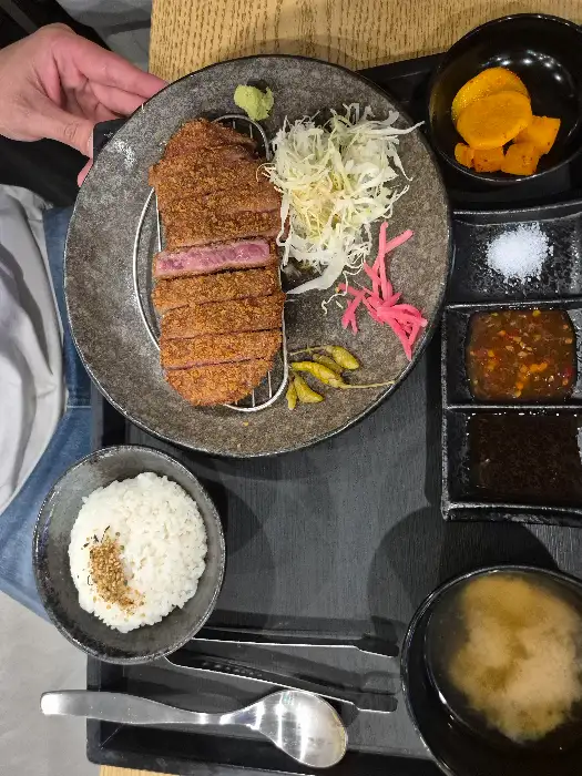 규카츠 정식의 전체적인 구성