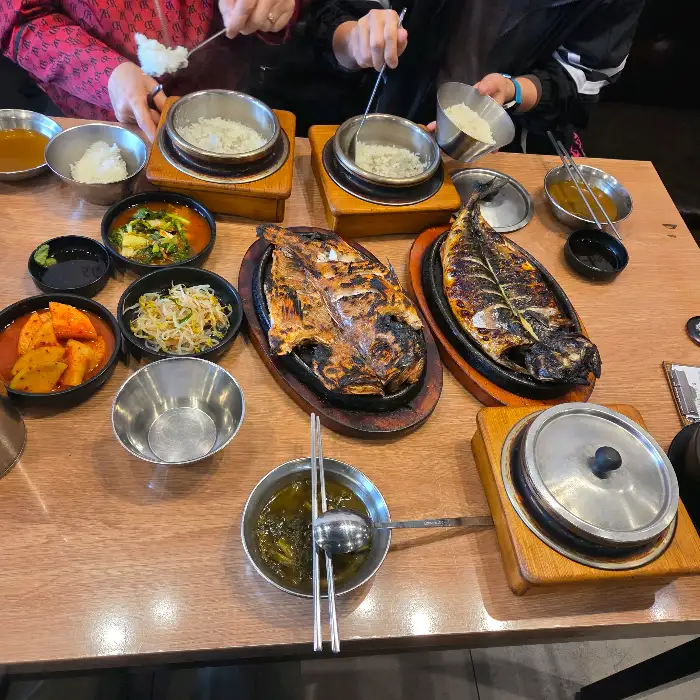 고등어구이와 시래기 들깨탕, 가마솥밥
