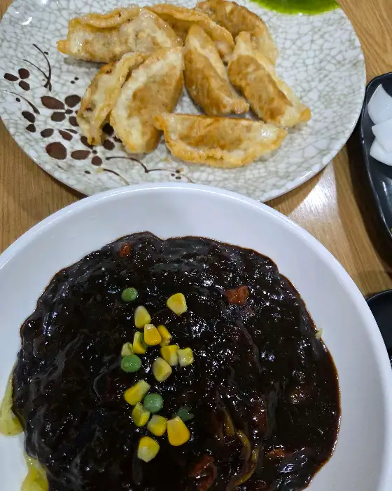짜장면과 군만두