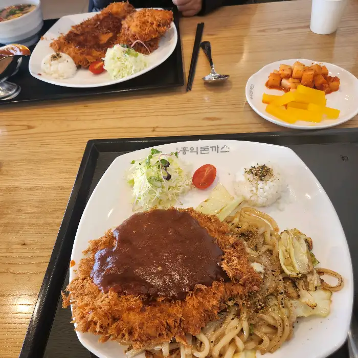 돈까스 정식 근접샷