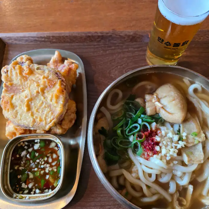 만수통닭 치킨과 우동, 맥주