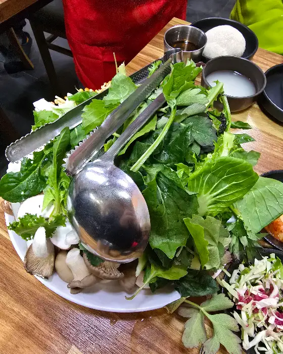 약초 버섯 샤브샤브 재료들