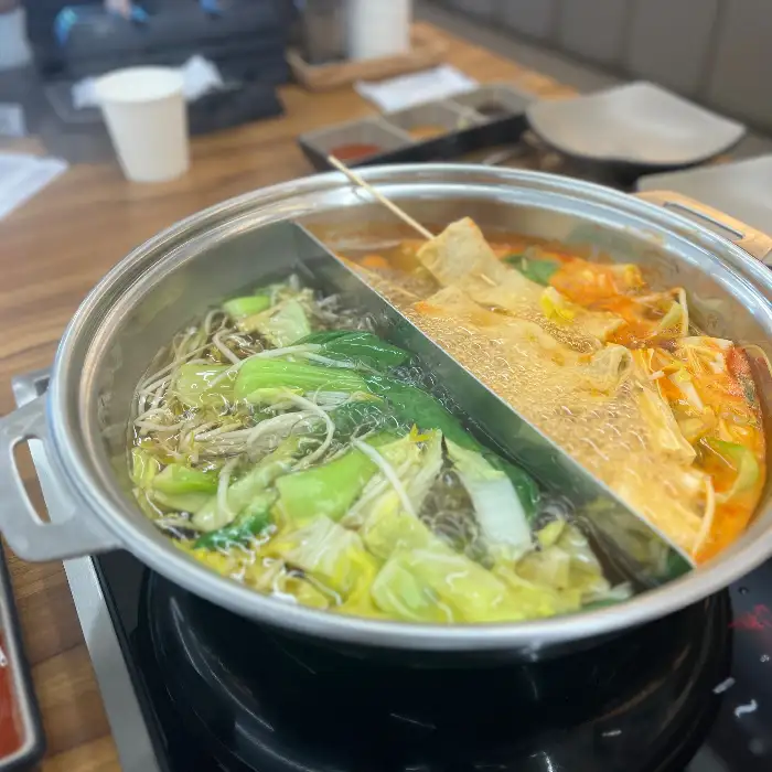 샤브샤브 냄비 모습