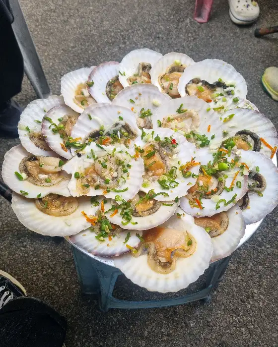 잘 구워진 조개구이 클로즈업