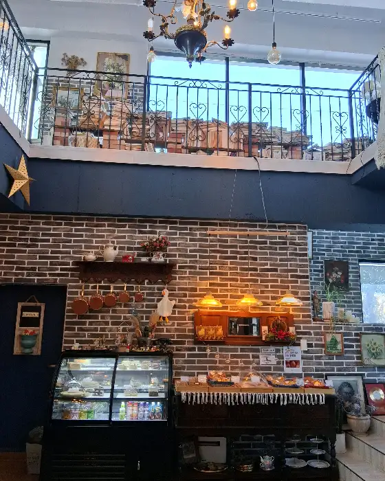소금 크림 라떼와 단팥빵